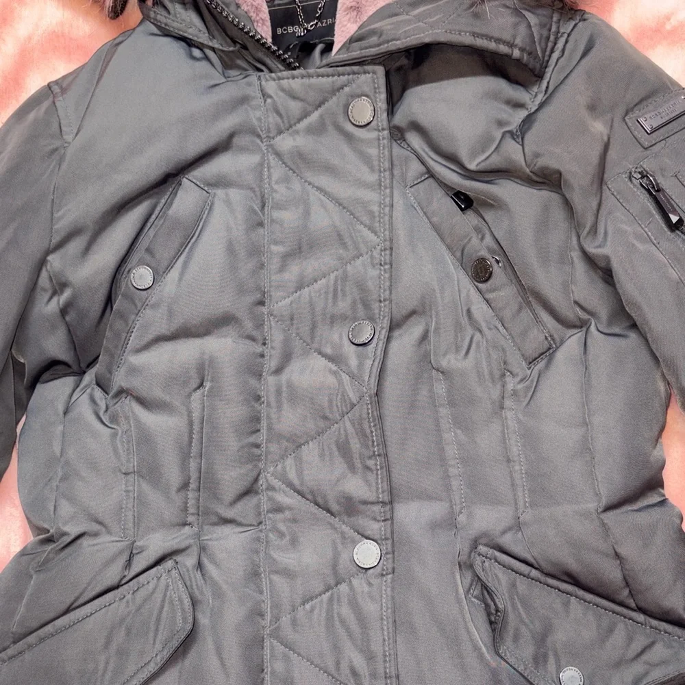BCBGMaxAzria Heavy Charcoal Parka Puffer Coat w/ Mauve Faux Fur Hood - Picture 4 of 13